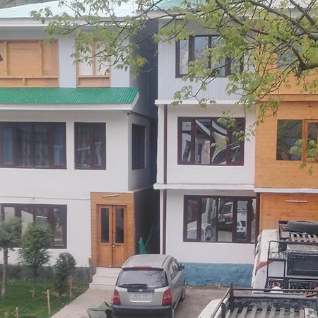 New Heaven Rose Hotel Pahalgam Bagian luar foto