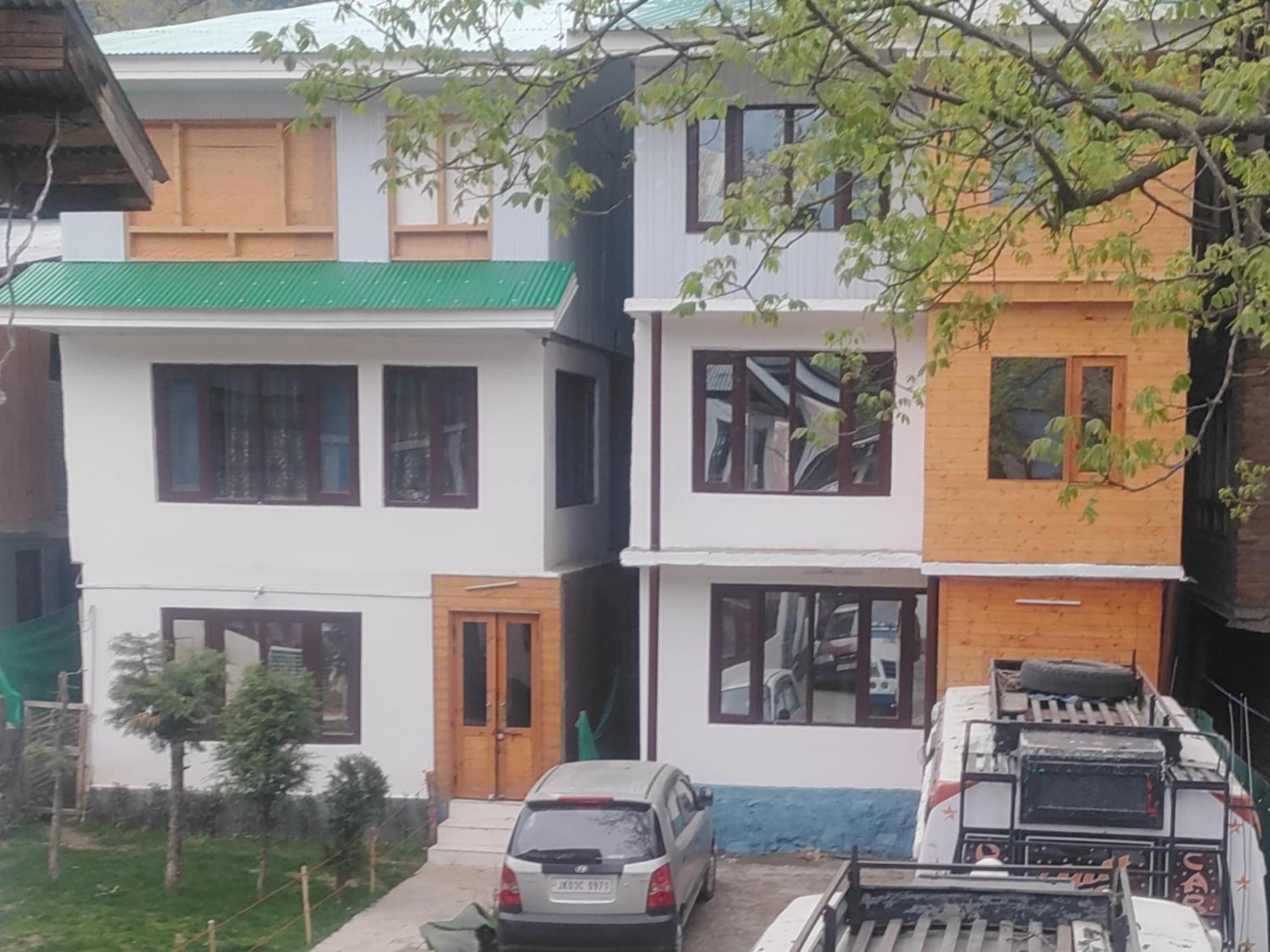 New Heaven Rose Hotel Pahalgam Bagian luar foto