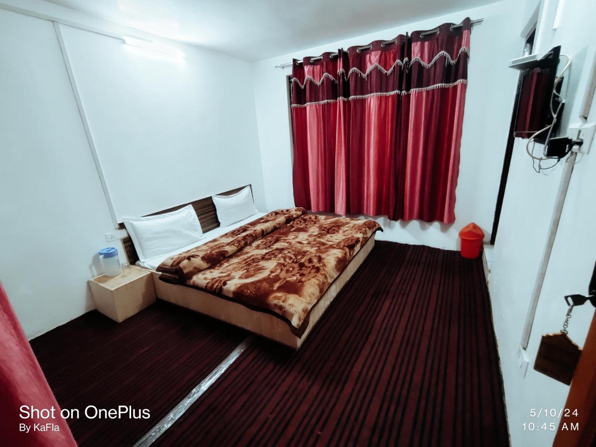 New Heaven Rose Hotel Pahalgam Bagian luar foto